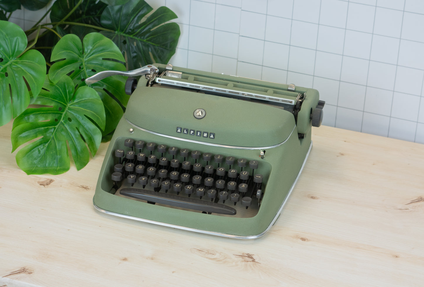 Alpina N24 typewriter